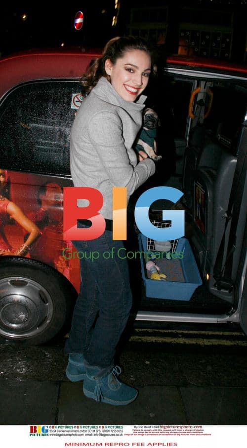 Kelly Brook Shows Off Christmas Puppy