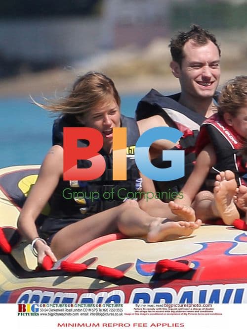Jude Law and Sienna Miller on Boat