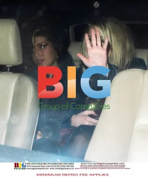 Amy Winehouse Leaving Pub