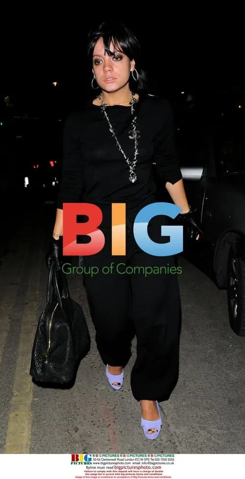 Lily Allen arriving at the Ivy Club