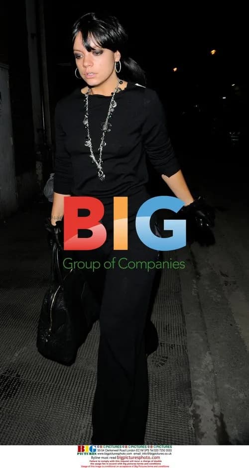 Lily Allen arrives at the Ivy Club