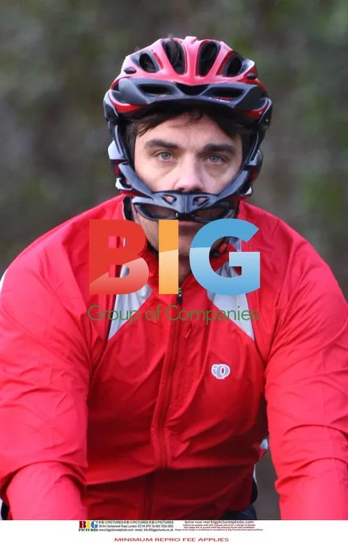 Robbie Williams Tests Bike