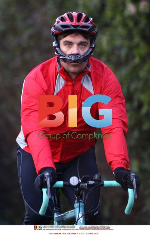 Robbie Williams Tests New Bike