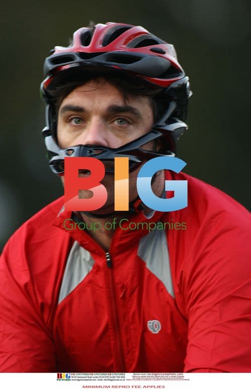 Robbie Williams Tests New Bike