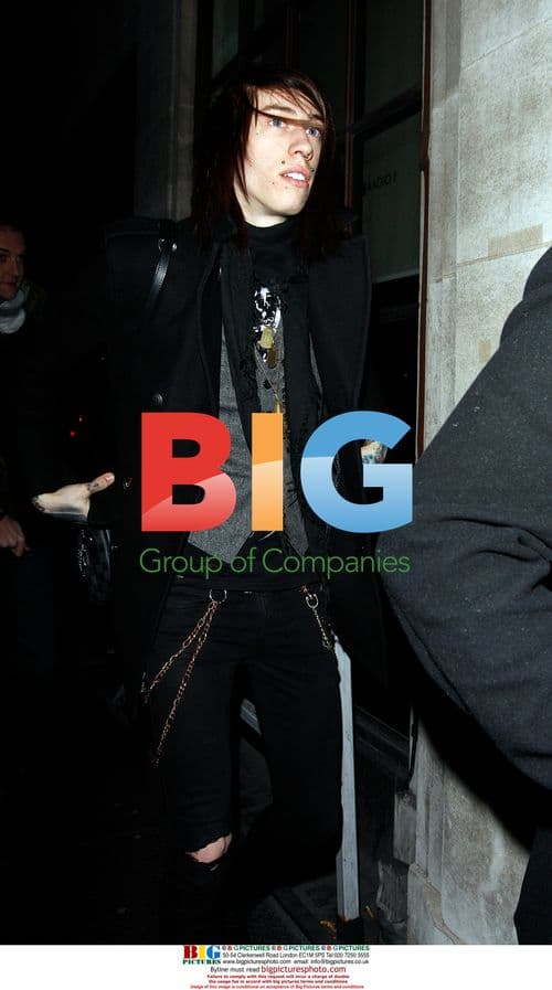 Trace Cyrus' Metro Station at BBC Radio1