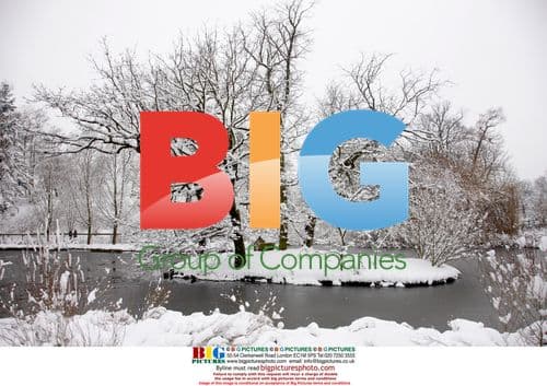 Snow causes chaos for London commuters