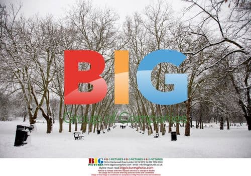 Snow causes chaos for London commuters