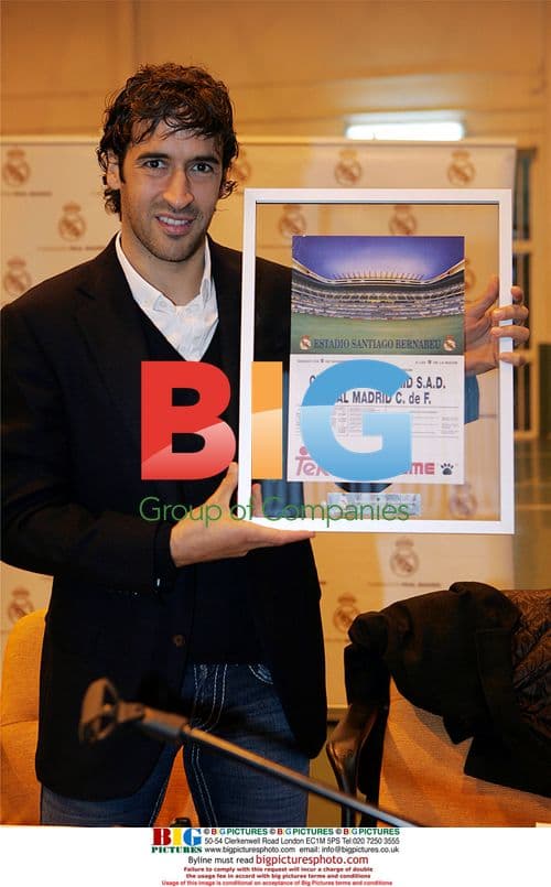 Real Madrid player Raul visits prison