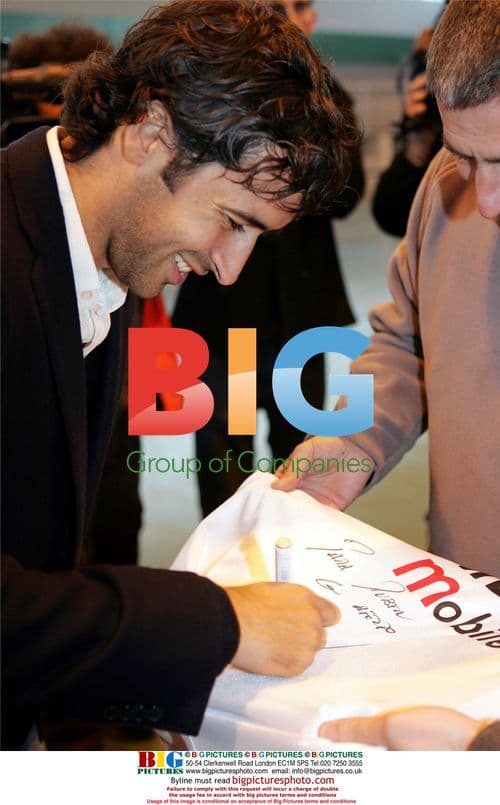 Real Madrid player Raul Gonzalez Blanco visits prisoners