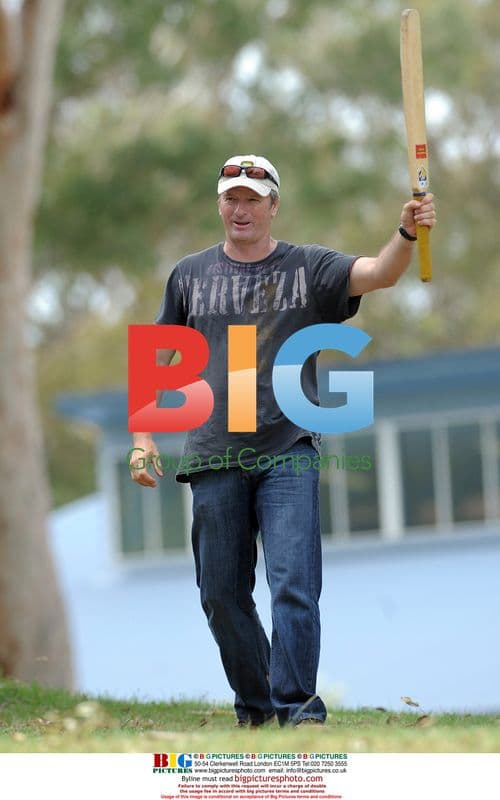 Steve Waugh Fishing with Kids at Sydney Camp