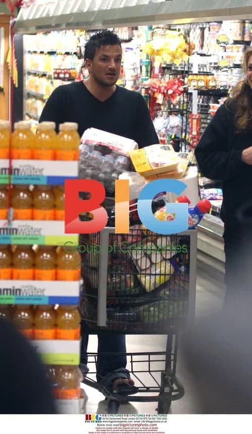 Peter Andre Shopping with Son