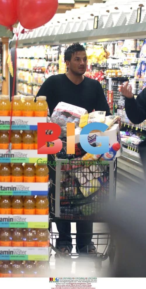 Peter Andre shopping with son