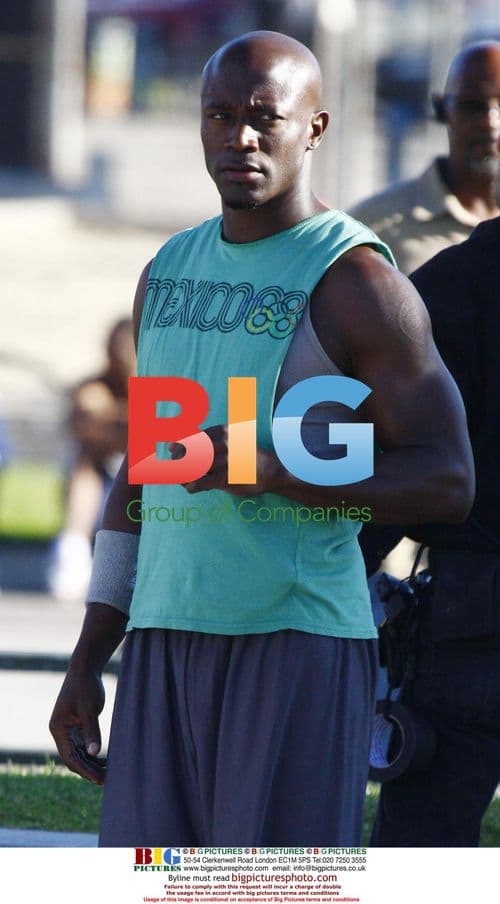 Taye Diggs on "Private Practice" set