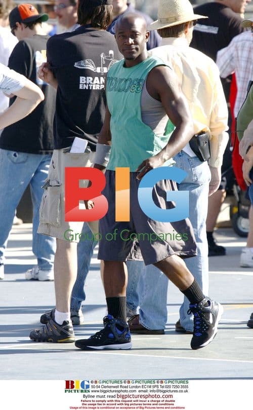 Taye Diggs on Private Practice set