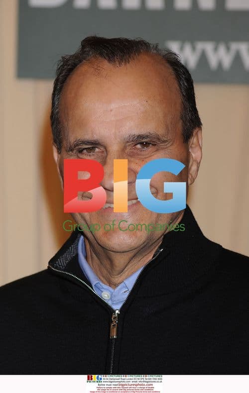 Joe Torre signing copies of his book