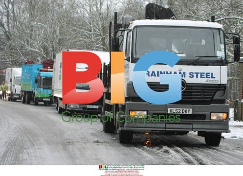Volunteers Grit Snowy London Roads