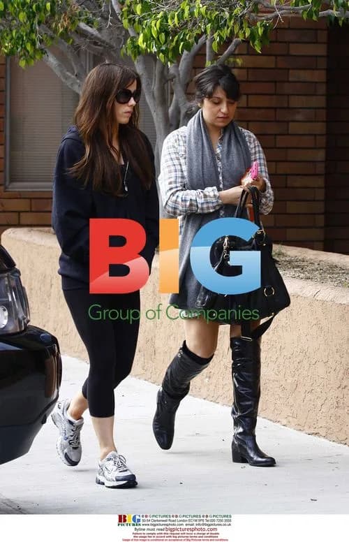 Kate Beckinsale Visiting Lawyer