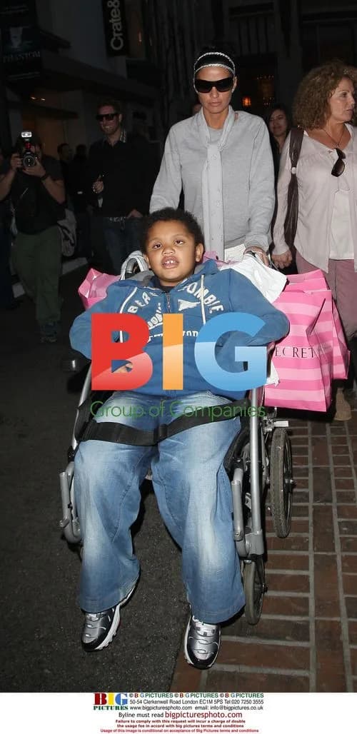 Peter Andre and Katie Price family outing