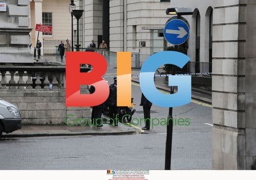 Police investigate bomb scare in London's Pall Mall