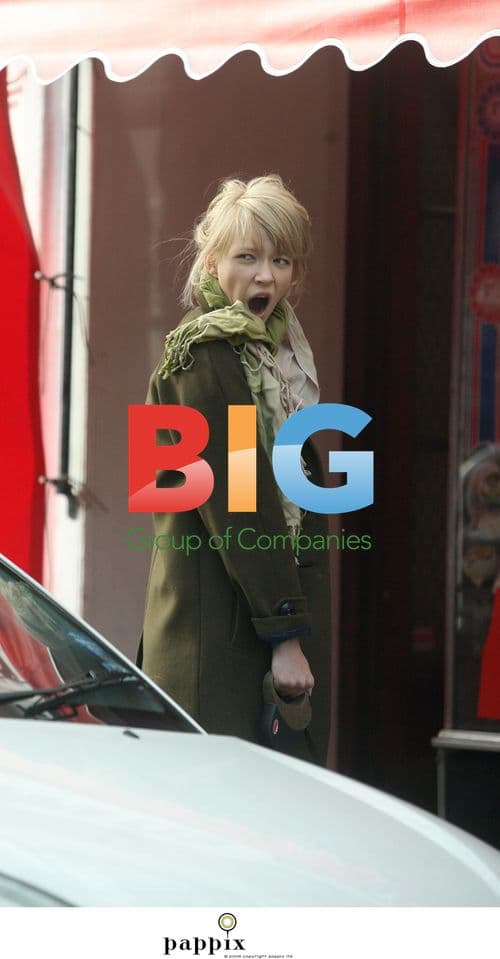 Ronnie Wood with girlfriend and puppy in London