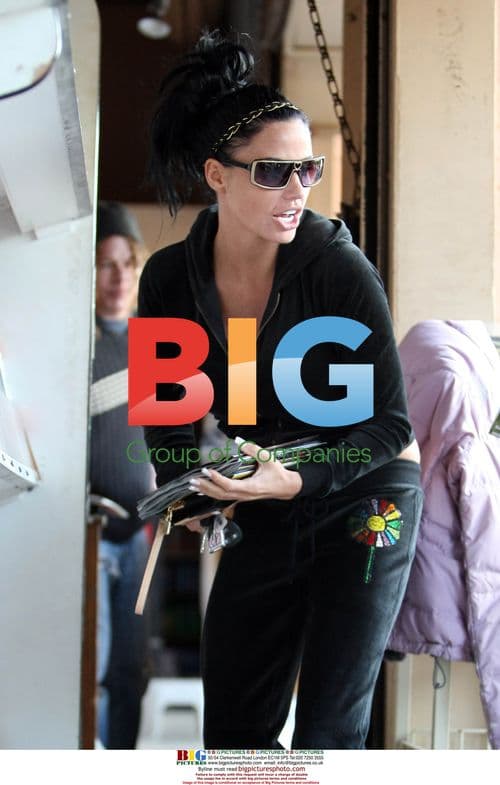 Peter and Katie at magazine stand