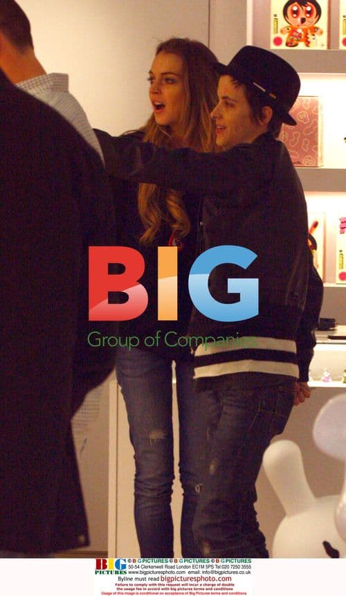 Lindsay Lohan Shopping with Girlfriend