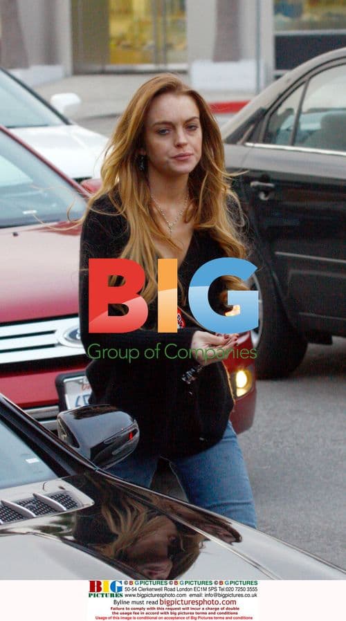 Lindsay Lohan Out Shopping with Girlfriend