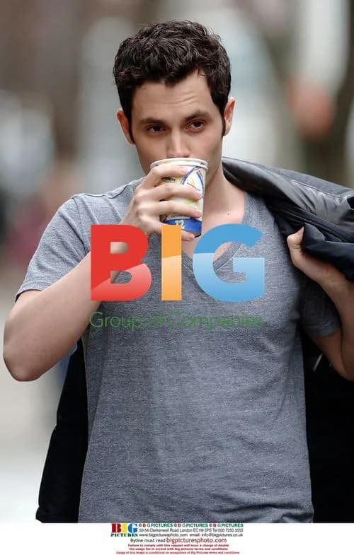 Penn Badgley on Gossip Girl Set