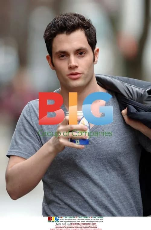 Penn Badgley on Gossip Girl Set