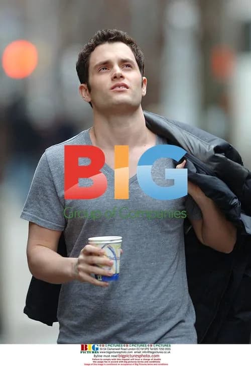 Penn Badgley on 'Gossip Girl' set