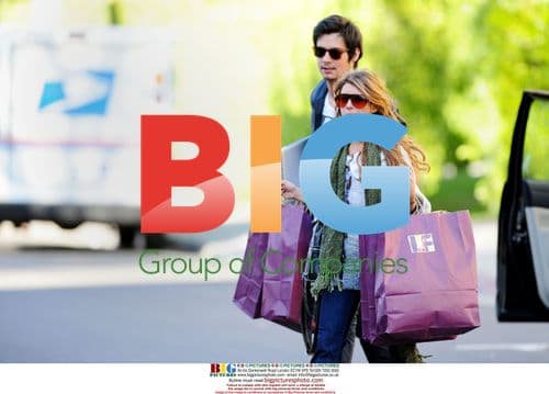 Shenae Grimes and friends return from shopping