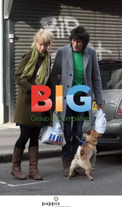 Ronnie Wood and Ekaterina Ivanova walking dog
