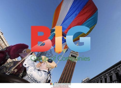 Missoni Heir Performs "Flight of the Angel" in Venice