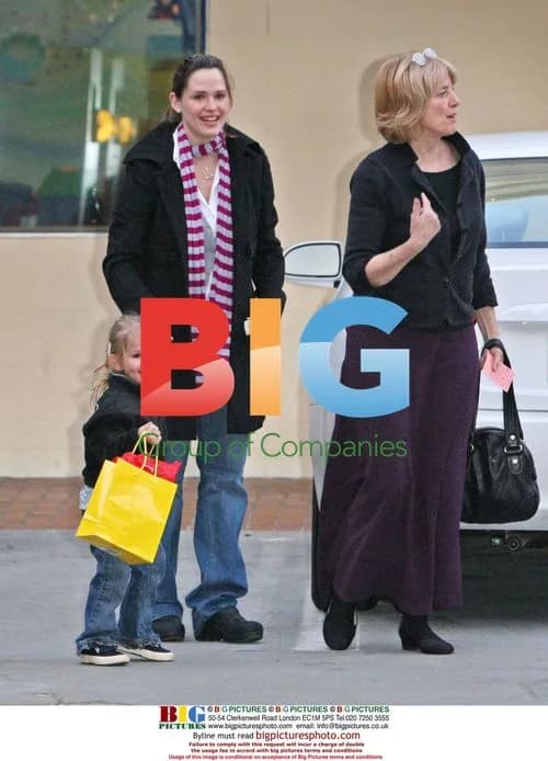 Jennifer Garner and Violet at Birthday Party