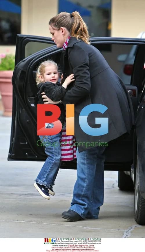 Jennifer Garner and daughter Violet at birthday party