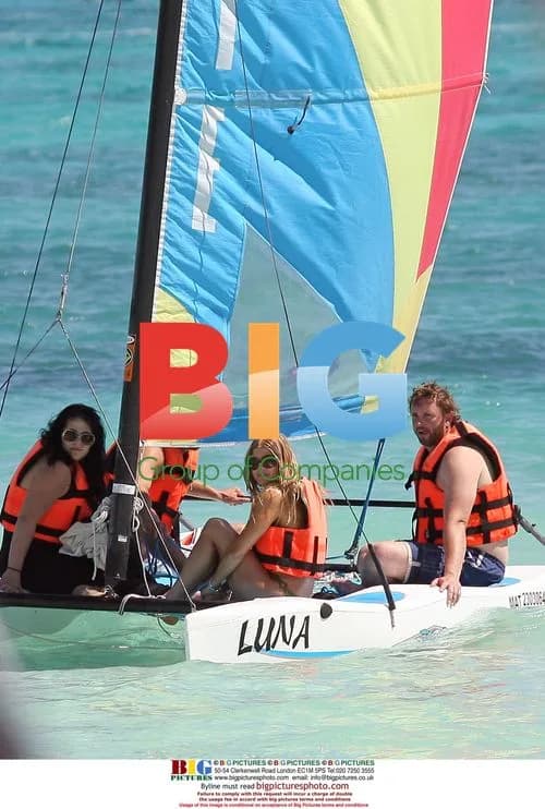 Fergie and Josh Duhamel on Playa del Carmen Beach