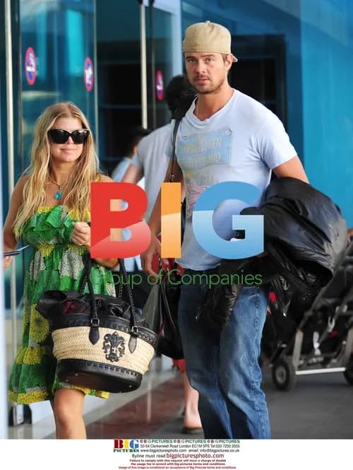 Newlyweds Fergie & Josh Depart Cancun