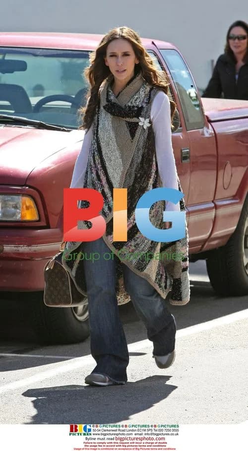Jennifer Love Hewitt going for Mexican lunch