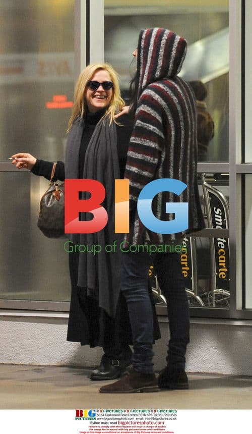 Patricia Arquette at LAX with friends