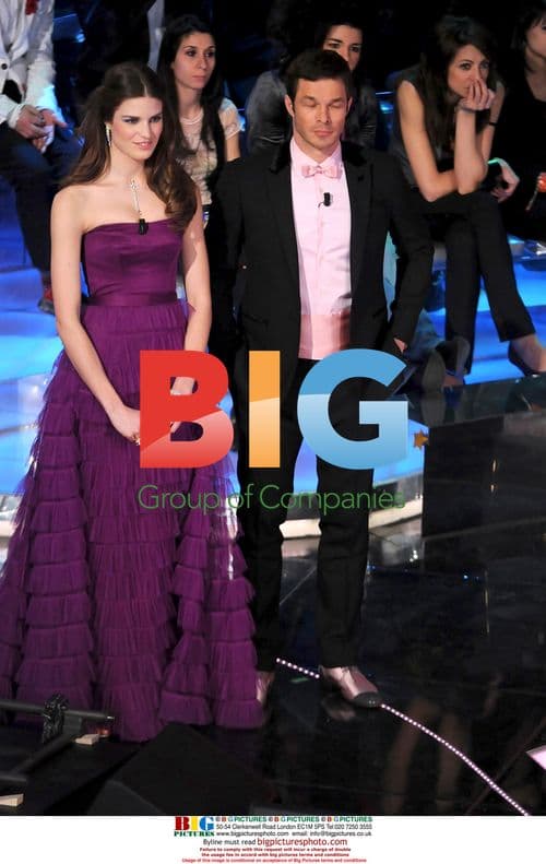 Paul Sculfor and Alessia Piovan dance at Sanremo festival