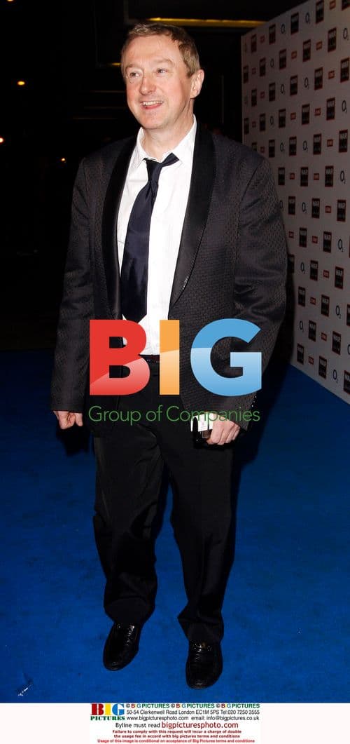 Coldplay and The Killers perform for charity