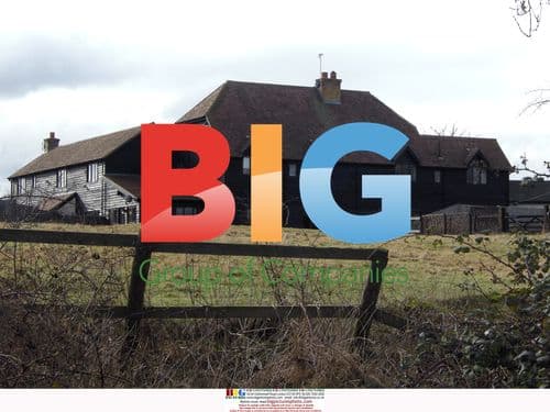 Visitors arrive at Jade Goody's house