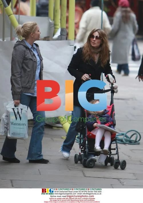 Geri Halliwell and daughter Bluebell go shopping in London