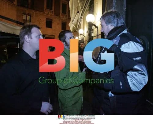 Liam Gallagher confronts photographer