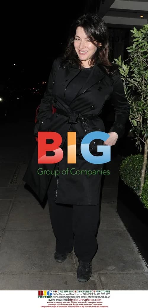 Nigella Lawson leaves London restaurant