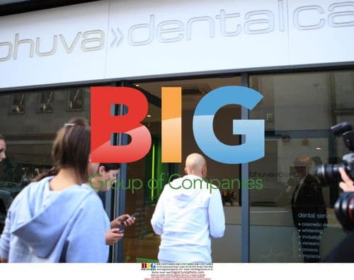 Jade Goody and friends at dental clinic