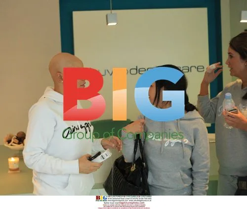 Jade Goody and friends at dental clinic