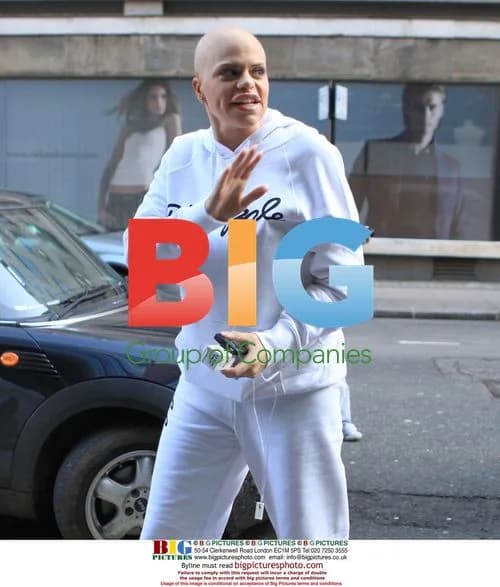 Jade Goody and friends at dental clinic