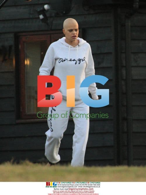Jade Goody leaves home for wedding