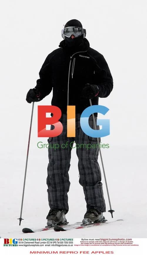 Jonathan Ross and family enjoy snowy ski trip
